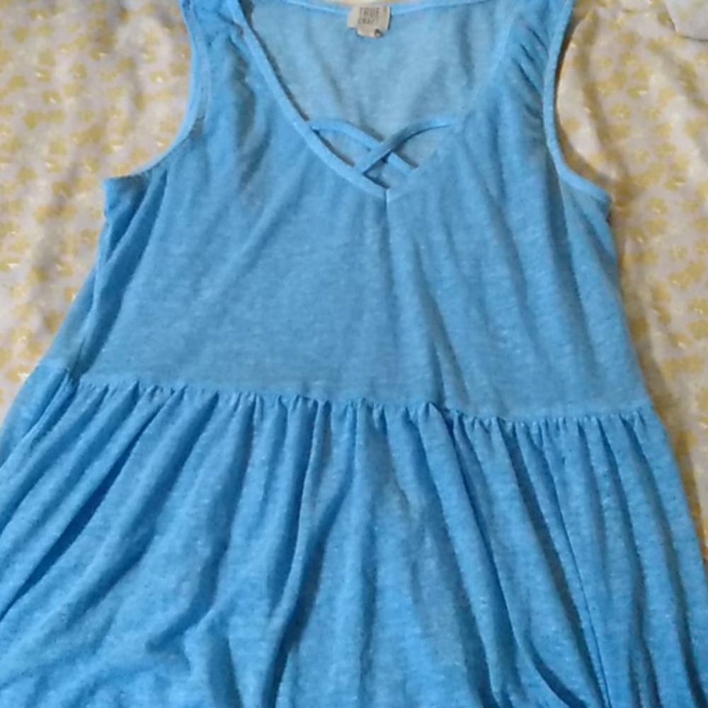 True craft  flowy shirt